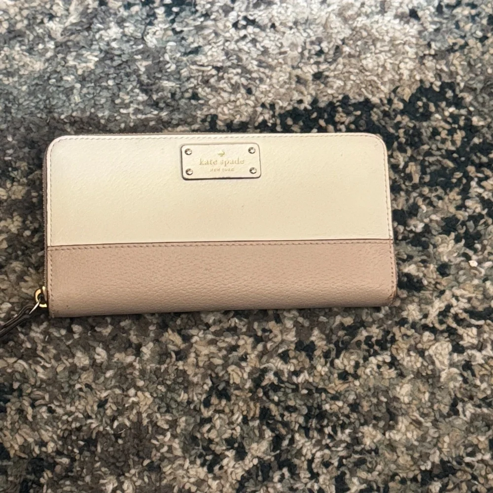 Kate Spade Grove Street Neda Cream & Tan Wallet